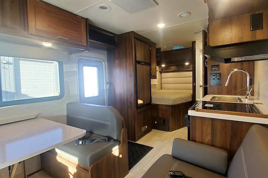 Photo 17 - 2021 Winnebago Class C Motorhome rental photo 19