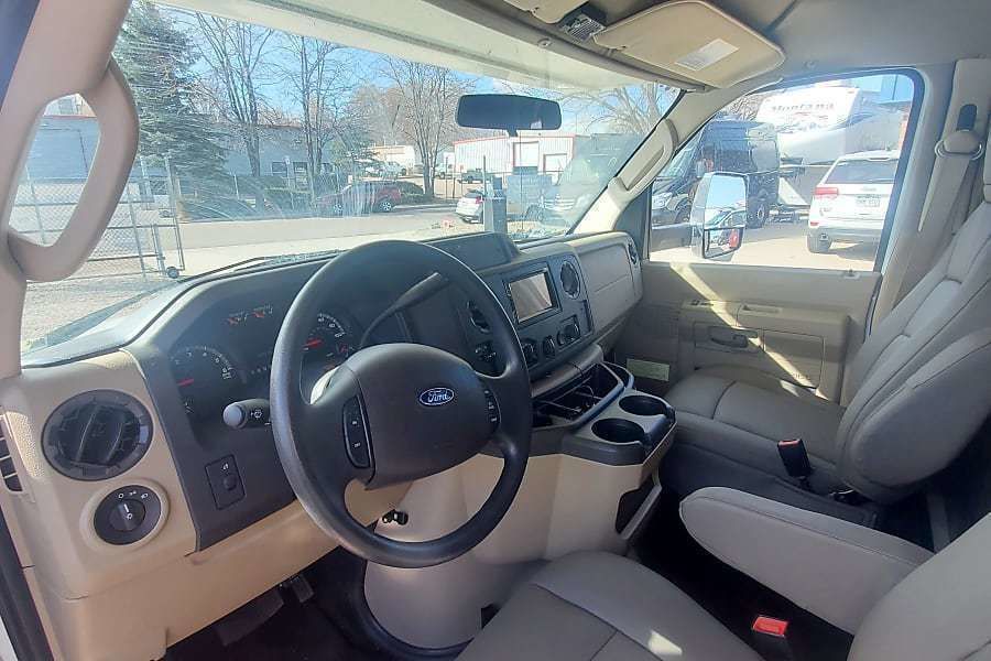 Photo 21 - 2021 Winnebago Class C Motorhome rental photo 23