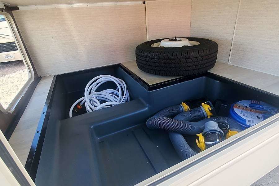 Photo 37 - 2021 Winnebago Class C Motorhome rental photo 39