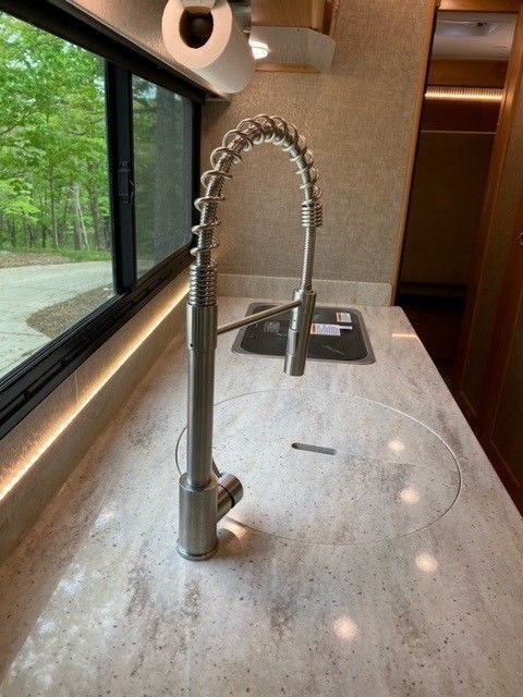 Photo 7 - 2018 Tiffin Motorhomes Class C Motorhome rental photo 9
