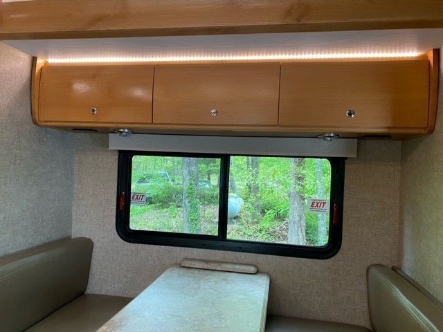 Photo 8 - 2018 Tiffin Motorhomes Class C Motorhome rental photo 10