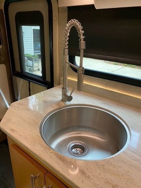 Photo 10 - 2018 Tiffin Motorhomes Class C Motorhome rental photo 12