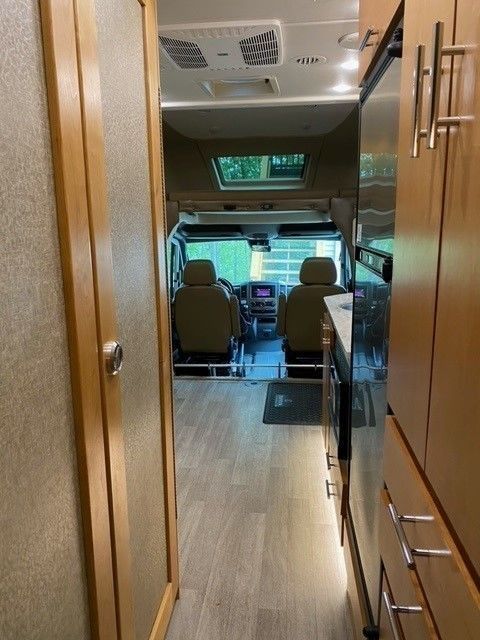 Photo 11 - 2018 Tiffin Motorhomes Class C Motorhome rental photo 13
