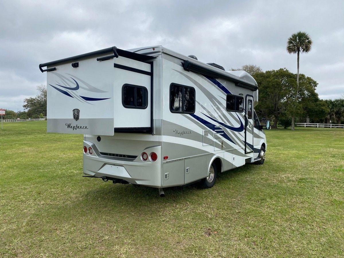 Photo 20 - 2018 Tiffin Motorhomes Class C Motorhome rental photo 22