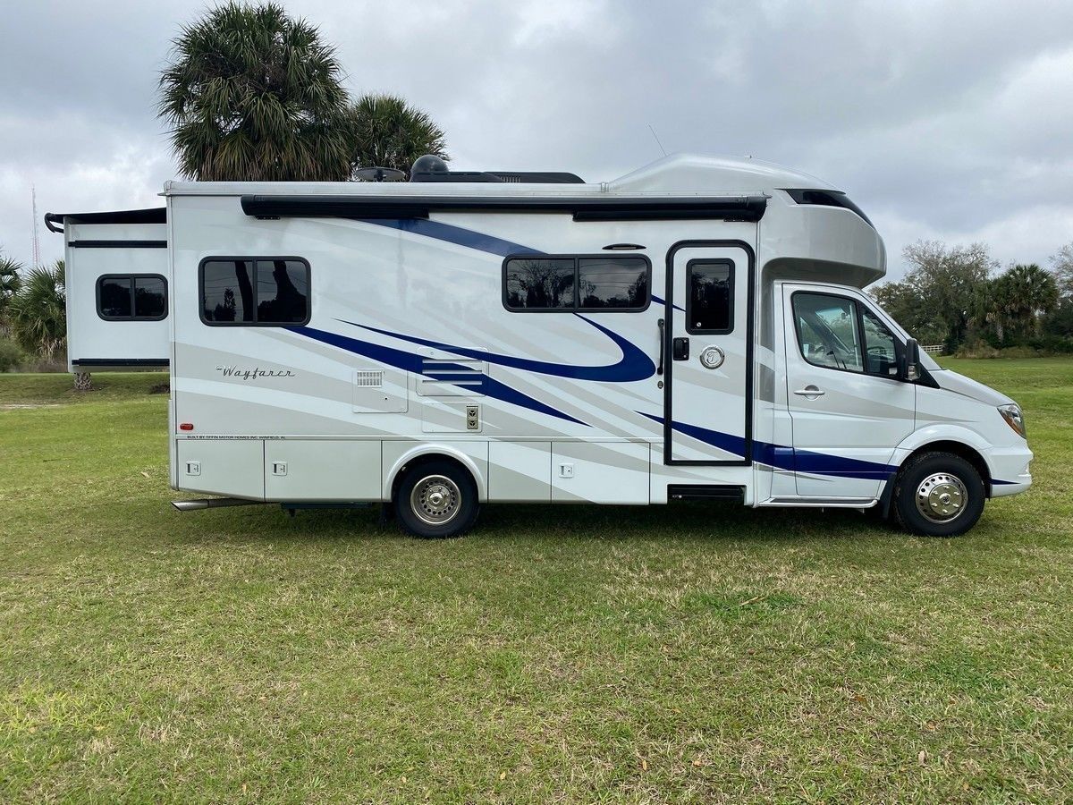 Photo 21 - 2018 Tiffin Motorhomes Class C Motorhome rental photo 23