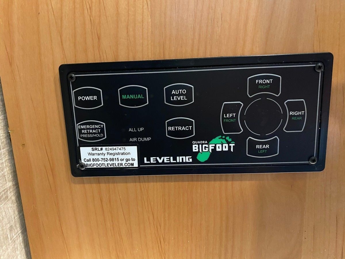 Photo 24 - 2018 Tiffin Motorhomes Class C Motorhome rental photo 26