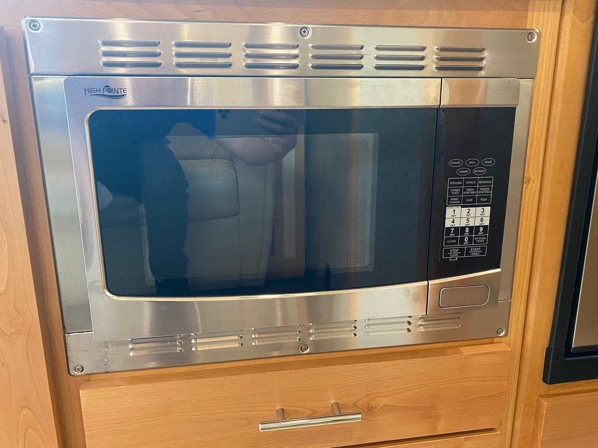 Photo 26 - 2018 Tiffin Motorhomes Class C Motorhome rental photo 28