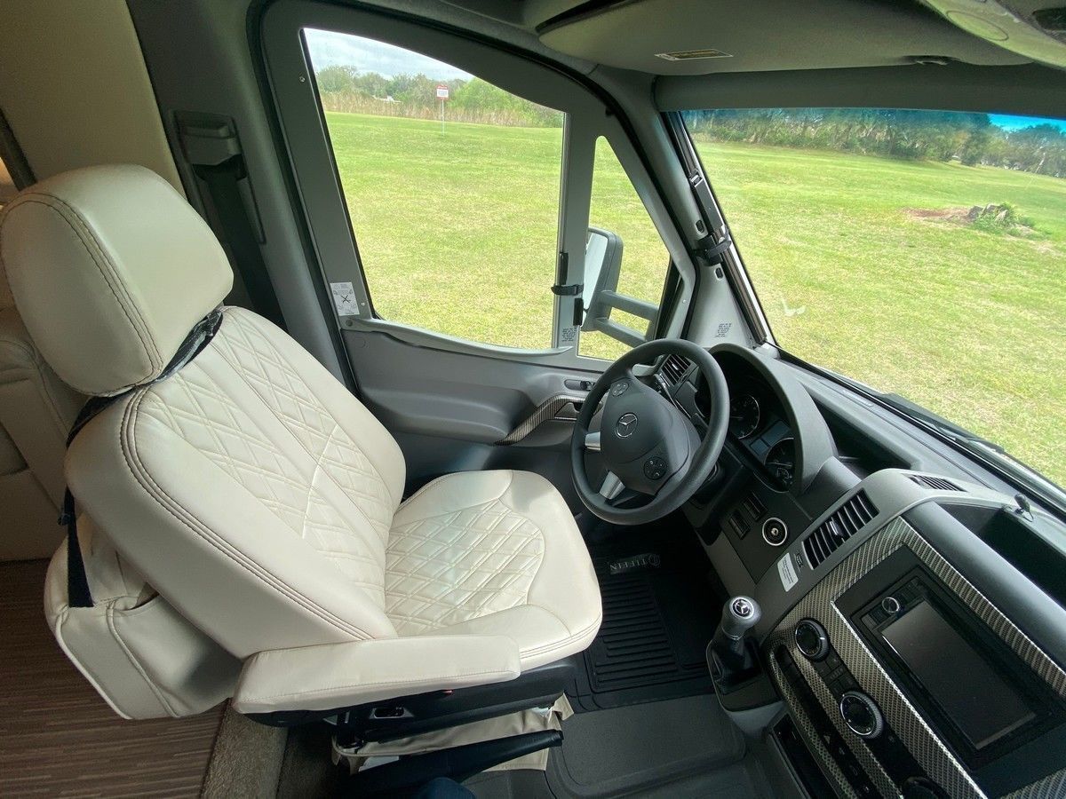 Photo 39 - 2018 Tiffin Motorhomes Class C Motorhome rental photo 41