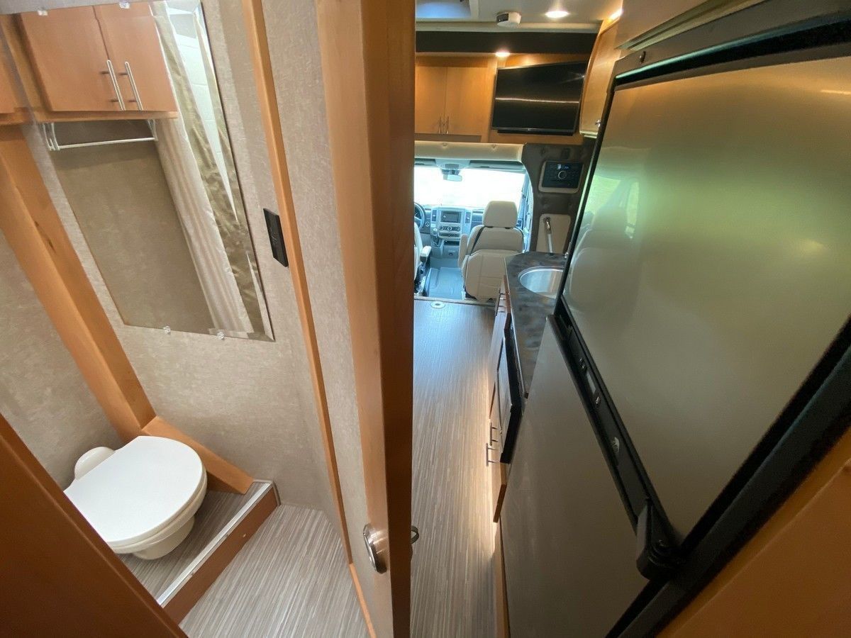 Photo 43 - 2018 Tiffin Motorhomes Class C Motorhome rental photo 45