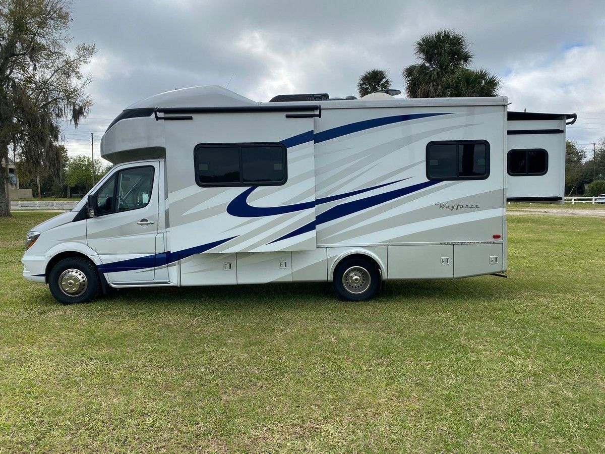 Photo 46 - 2018 Tiffin Motorhomes Class C Motorhome rental photo 48