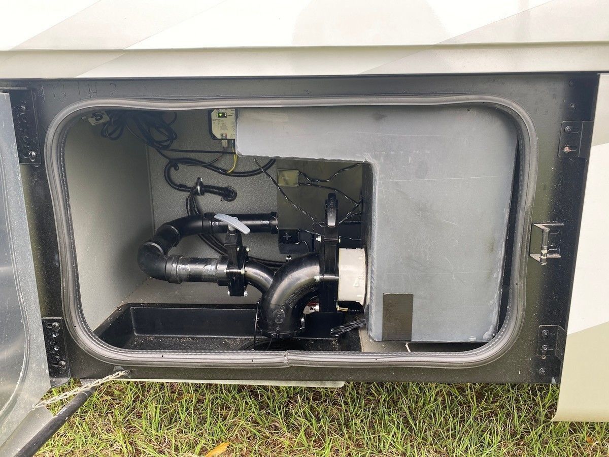 Photo 51 - 2018 Tiffin Motorhomes Class C Motorhome rental photo 53