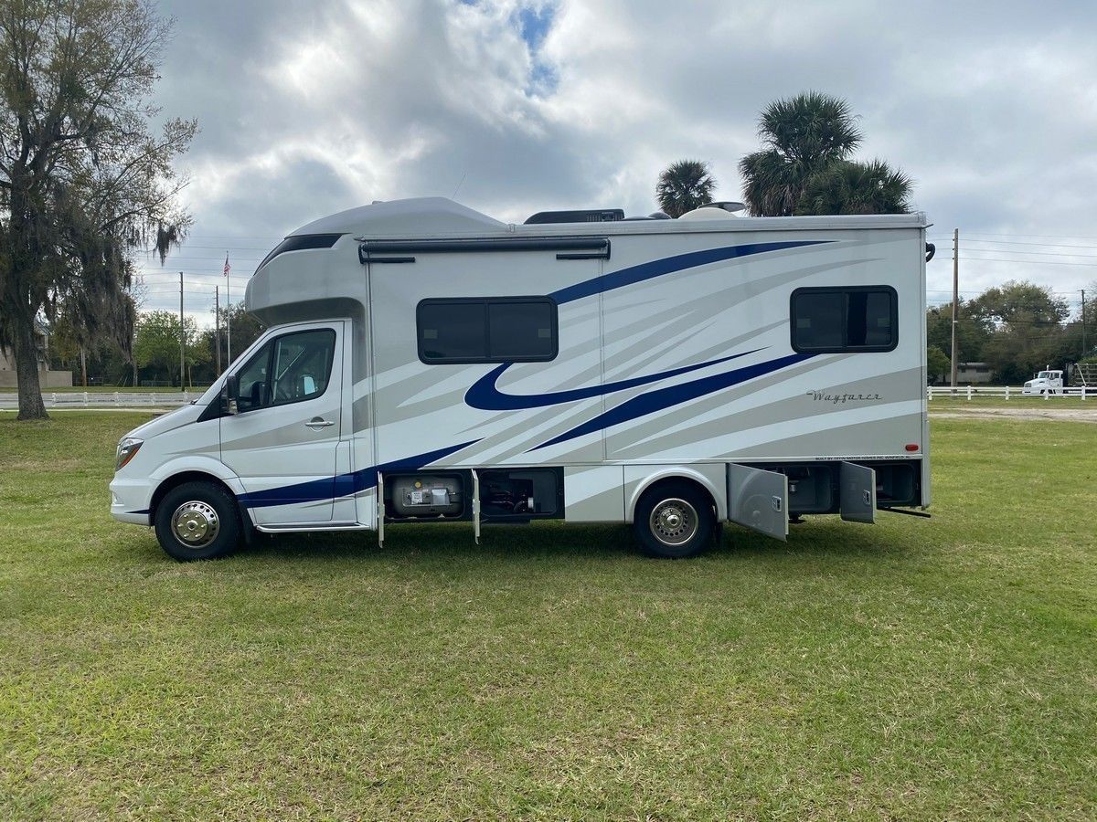 Photo 54 - 2018 Tiffin Motorhomes Class C Motorhome rental photo 56