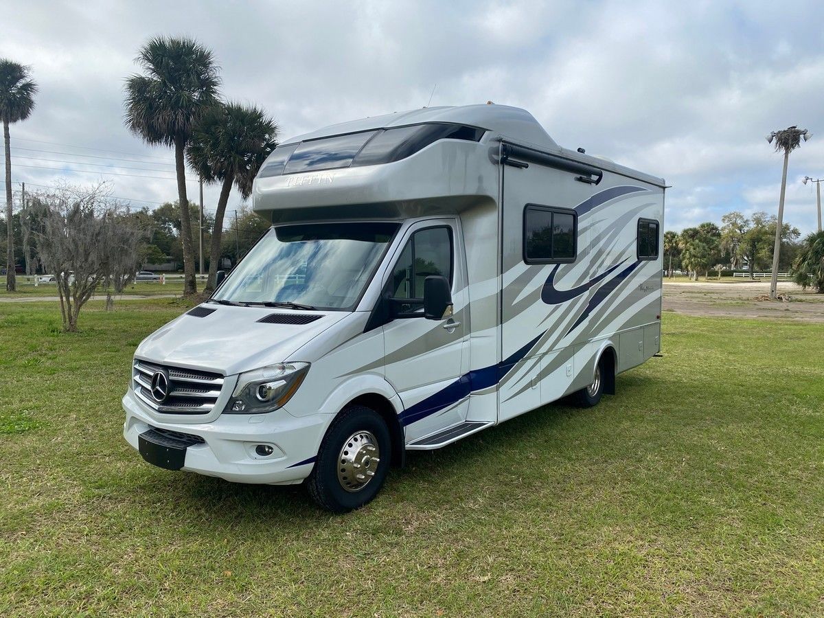 Photo 55 - 2018 Tiffin Motorhomes Class C Motorhome rental photo 57