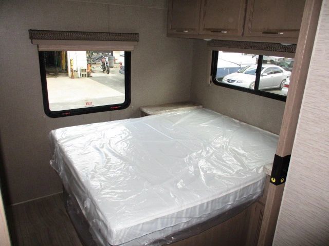 Photo 4 - 2021 Thor Motor Coach Class C Motorhome rental photo 6
