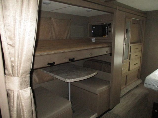 Photo 5 - 2021 Thor Motor Coach Class C Motorhome rental photo 7