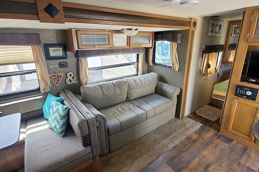 Photo 23 - 2020 Keystone Travel Trailer rental photo 25