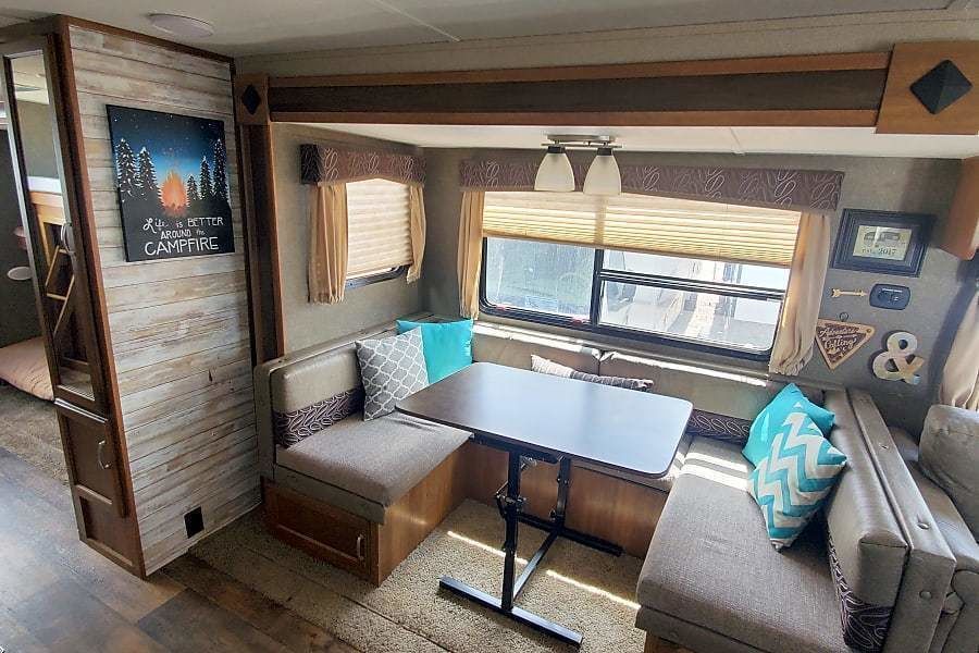 Photo 24 - 2020 Keystone Travel Trailer rental photo 26