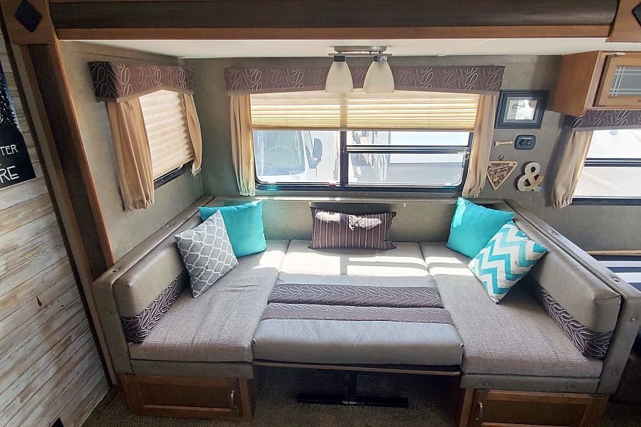 Photo 27 - 2020 Keystone Travel Trailer rental photo 29