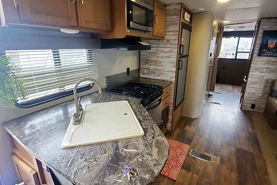 Photo 33 - 2020 Keystone Travel Trailer rental photo 35