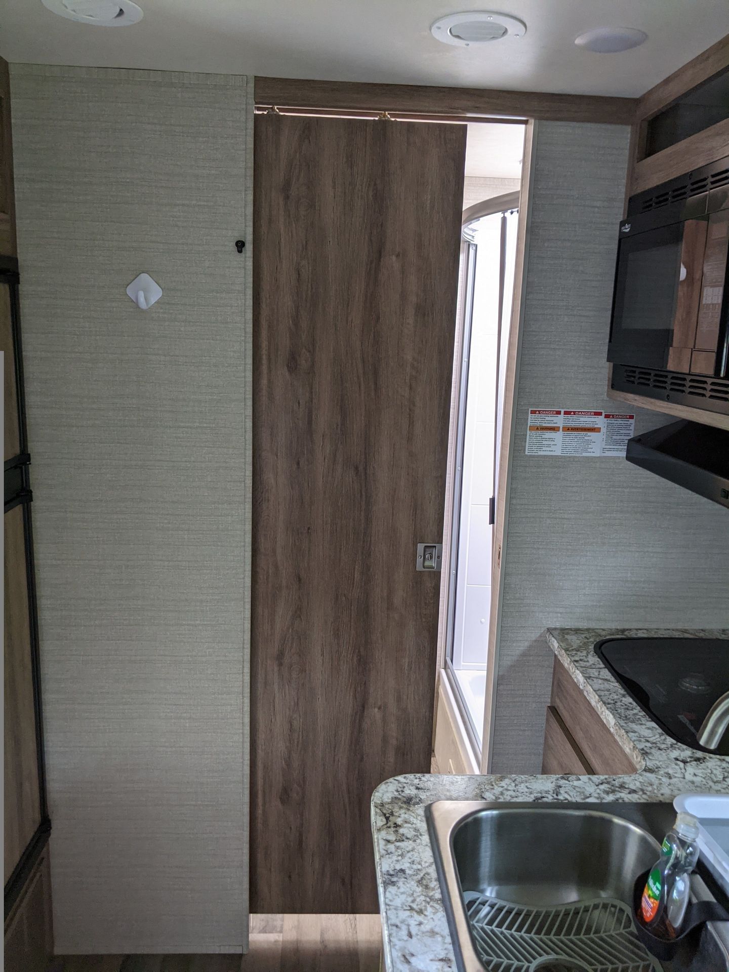 Photo 20 - 2020 Jayco Class C Motorhome rental photo 22
