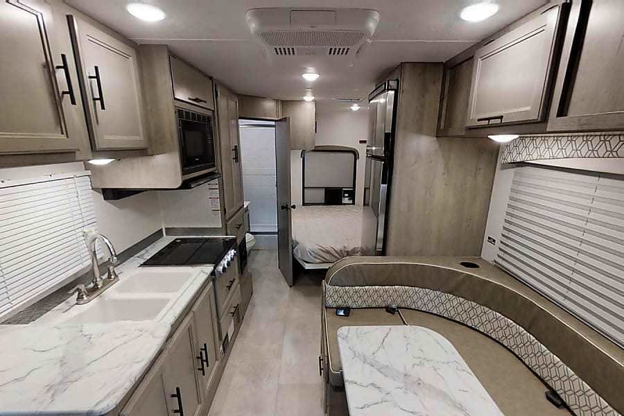 Photo 6 - 2021 Coachmen Class C Motorhome rental photo 8