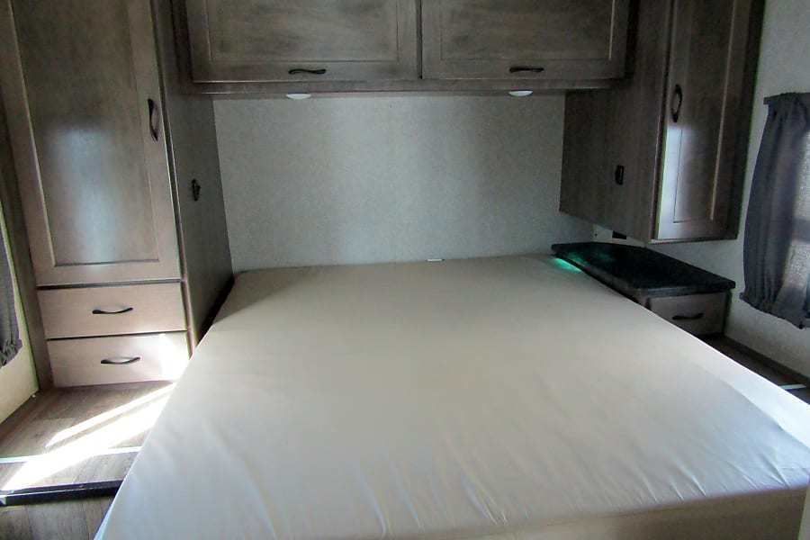 Photo 4 - 2020 Winnebago Class C Motorhome rental photo 6