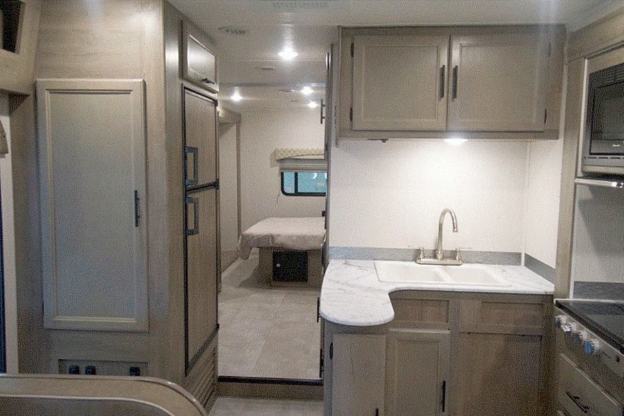 Photo 14 - 2020 Coachmen Class C Motorhome rental photo 16