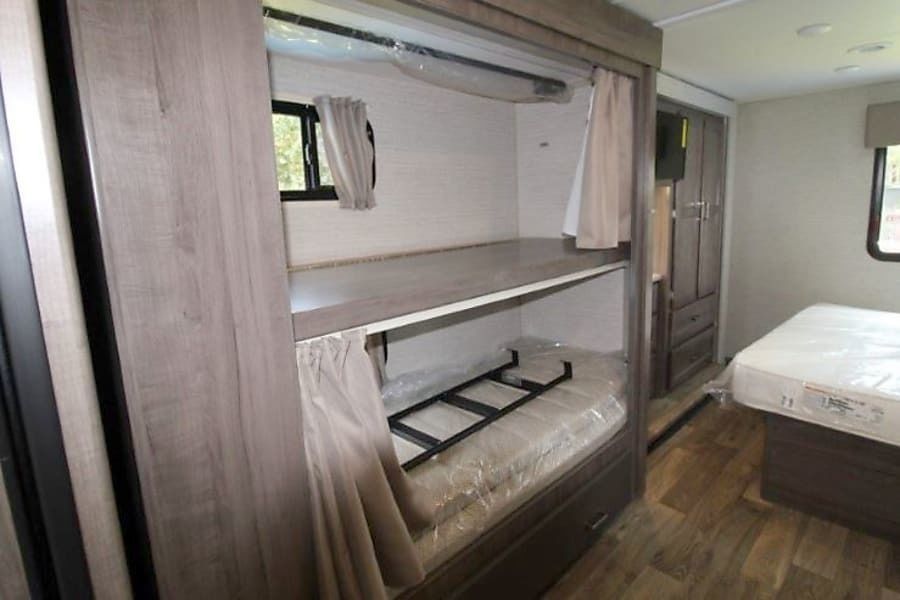 Photo 4 - 2020 Winnebago Class C Motorhome rental photo 6