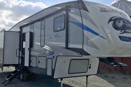 2020 Forest River Arctic Wolf 295QSL Fifth Wheel for rent in Reno, NV