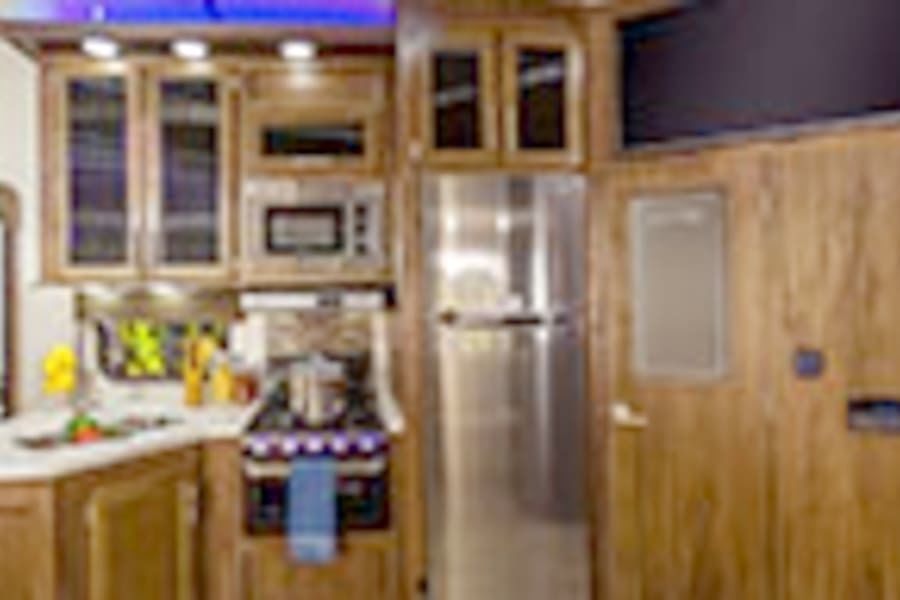 Photo 3 - 2020 Forest River Fifth Wheel rental photo 5