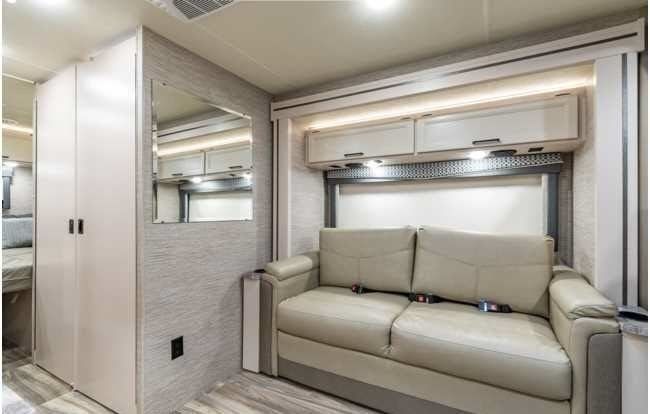 Photo 3 - 2022 Thor Motor Coach Class A Motorhome rental photo 5