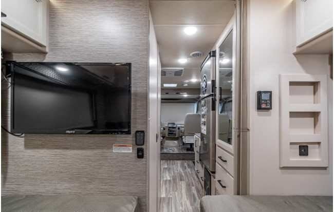 Photo 4 - 2022 Thor Motor Coach Class A Motorhome rental photo 6