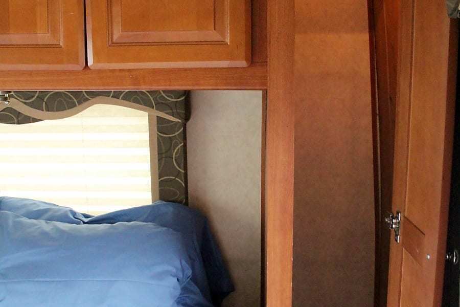 Photo 8 - 2007 Forest River Class C Motorhome rental photo 10