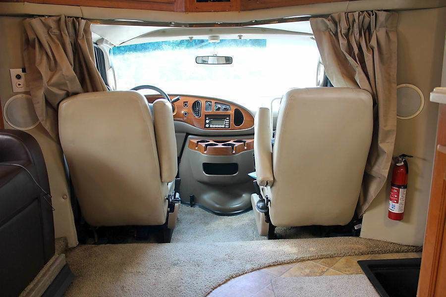 Photo 28 - 2007 Forest River Class C Motorhome rental photo 30