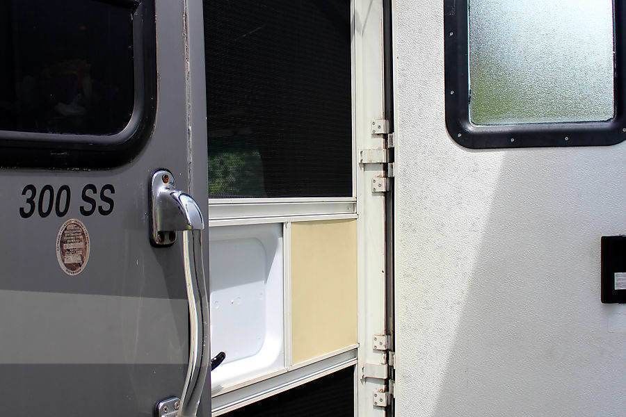 Photo 37 - 2007 Forest River Class C Motorhome rental photo 39
