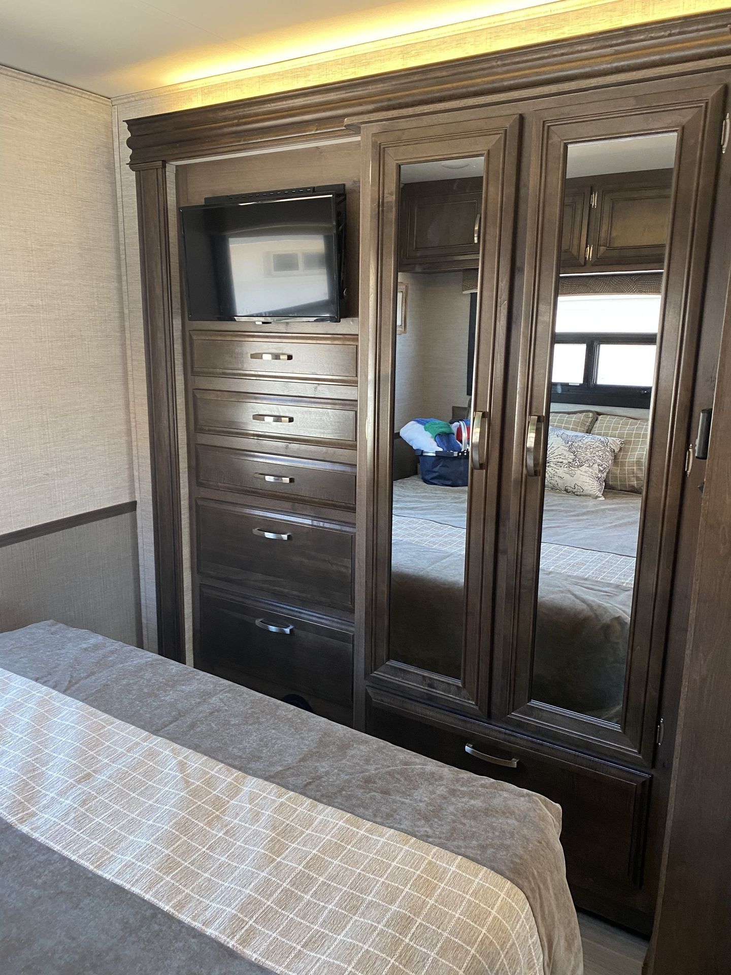Photo 24 - 2021 Entegra Coach Class A Motorhome rental photo 26