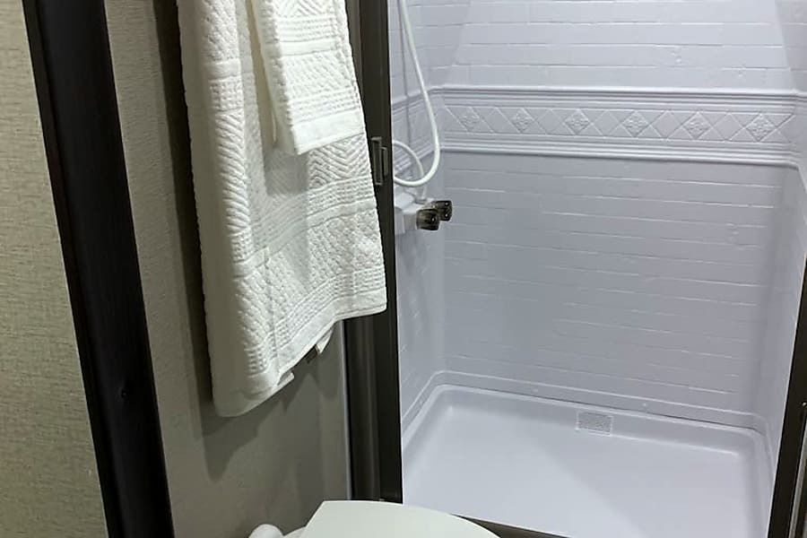 Photo 4 - 2020 Grand Design Travel Trailer rental photo 6