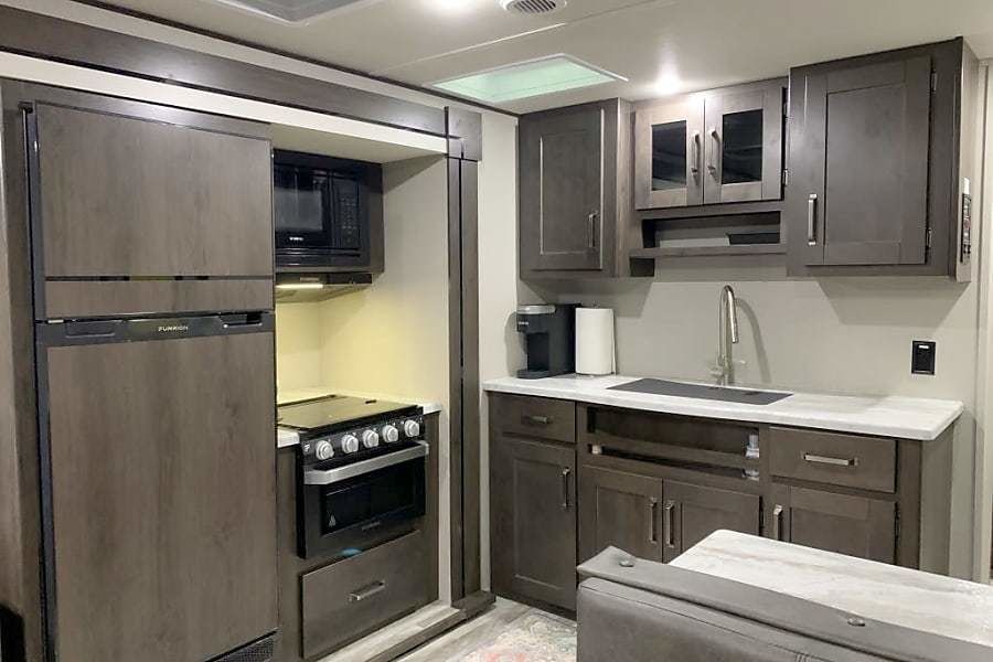 Photo 13 - 2020 Grand Design Travel Trailer rental photo 15