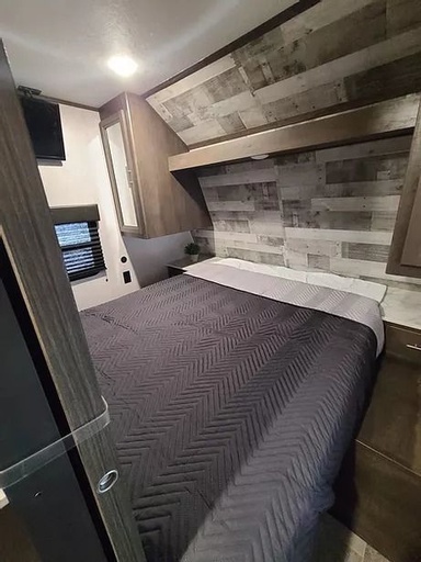 2021 Coleman Coleman - 30 ft Travel Trailer for rent in Otley, IA