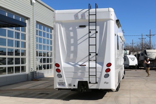 2019 Showhauler 33KTSSL Class A Motorhome for rent in Newark, NJ