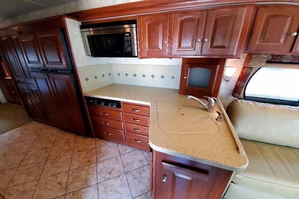 Photo 0 - 2011 Winnebago Class A Motorhome rental photo 4