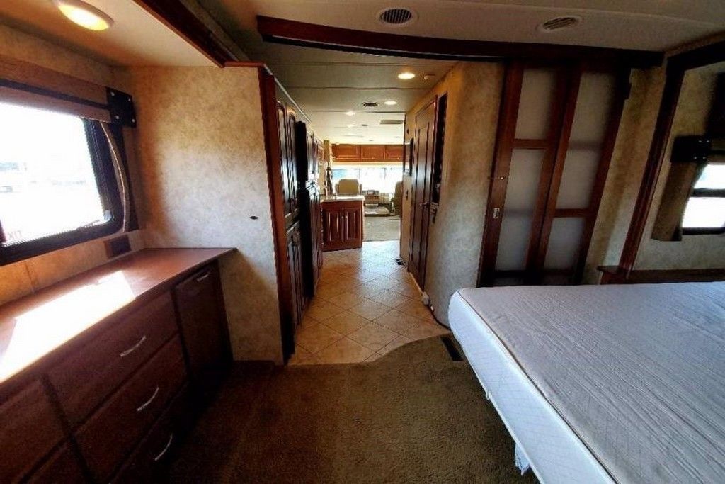 Photo 1 - 2011 Winnebago Class A Motorhome rental photo 6