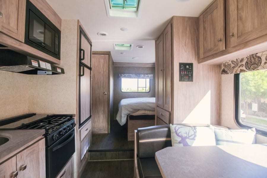 Photo 4 - 2018 Forest River Class C Motorhome rental photo 6