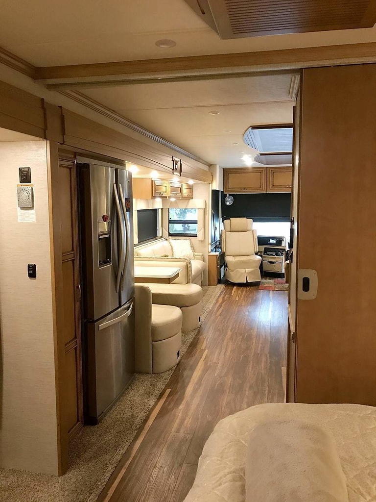 Photo 0 - 2018 Newmar Class A Motorhome rental photo 7