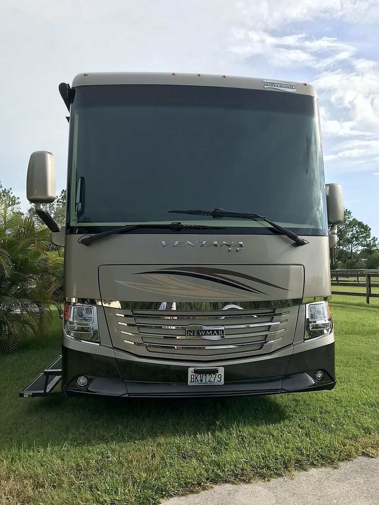 Photo 2 - 2018 Newmar Class A Motorhome rental photo 14