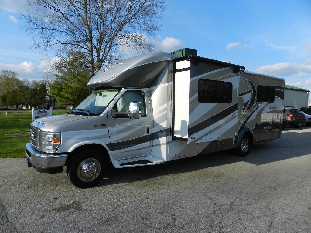 Photo 4 - 2013 Winnebago Class C Motorhome rental photo 6