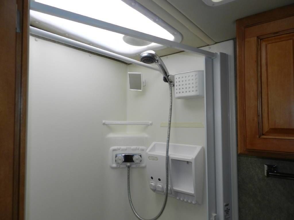 Photo 12 - 2013 Winnebago Class C Motorhome rental photo 14