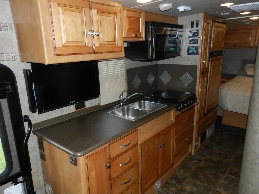 Photo 20 - 2013 Winnebago Class C Motorhome rental photo 22