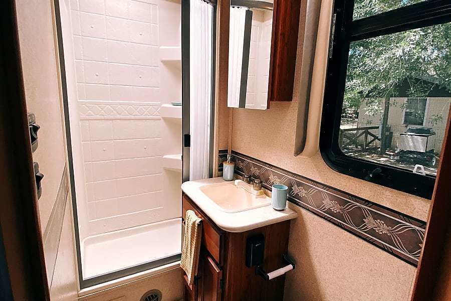 Photo 10 - 2017 Jayco Class C Motorhome rental photo 12