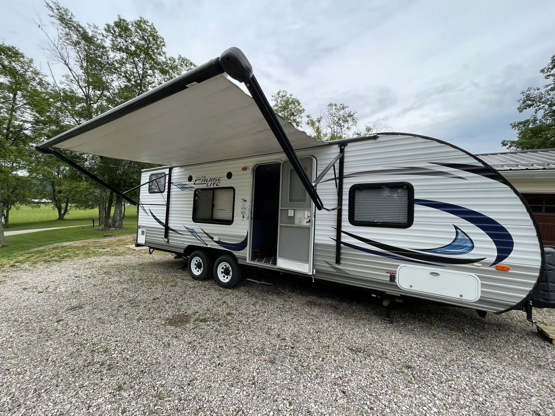 Photo 19 - 2015 Salem Travel Trailer rental photo 21